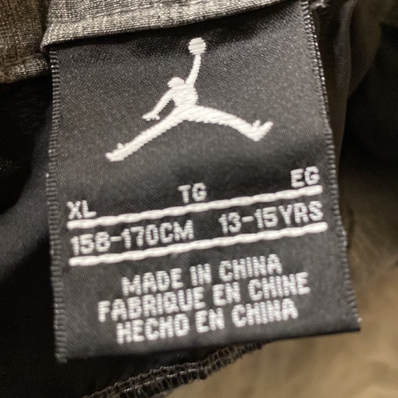 Jordan Basketball pants for boys, two pockets, leg zip bottoms - Picture 10 of 10